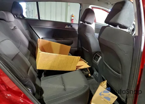 2022 Kia Sportage Lx z USA, uszkodzony, nr VIN KNDPMCAC8N7002980